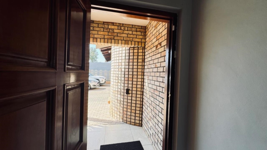 3 Bedroom Property for Sale in Rhodesdene Northern Cape